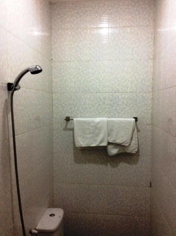 Hotel Diamond Makassar Luaran gambar